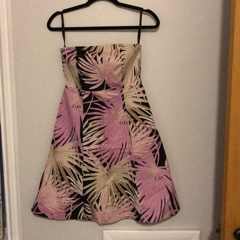 Flower burst strapless dress